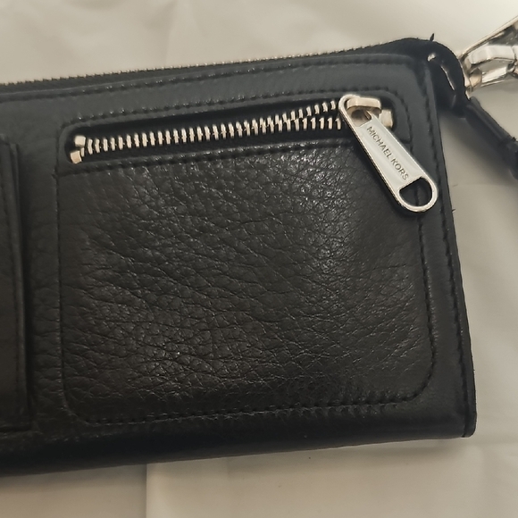 Michael Kors Black Wallet with Silver Hardware - Picture 4 of 8